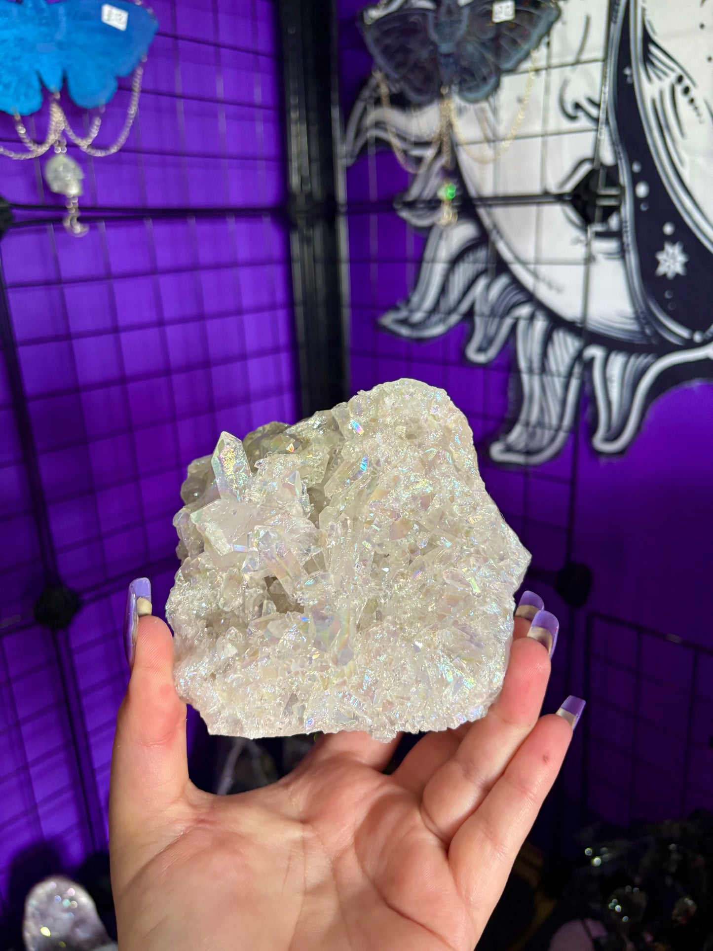 Aura quartz clusters