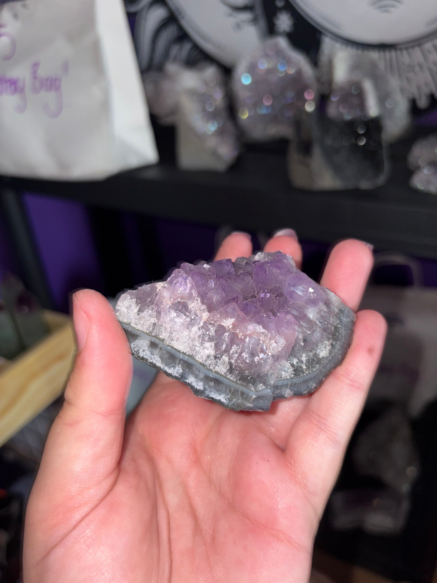 Druzy amethyst bed