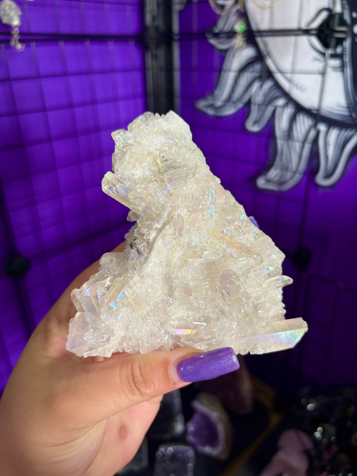 Aura quartz clusters
