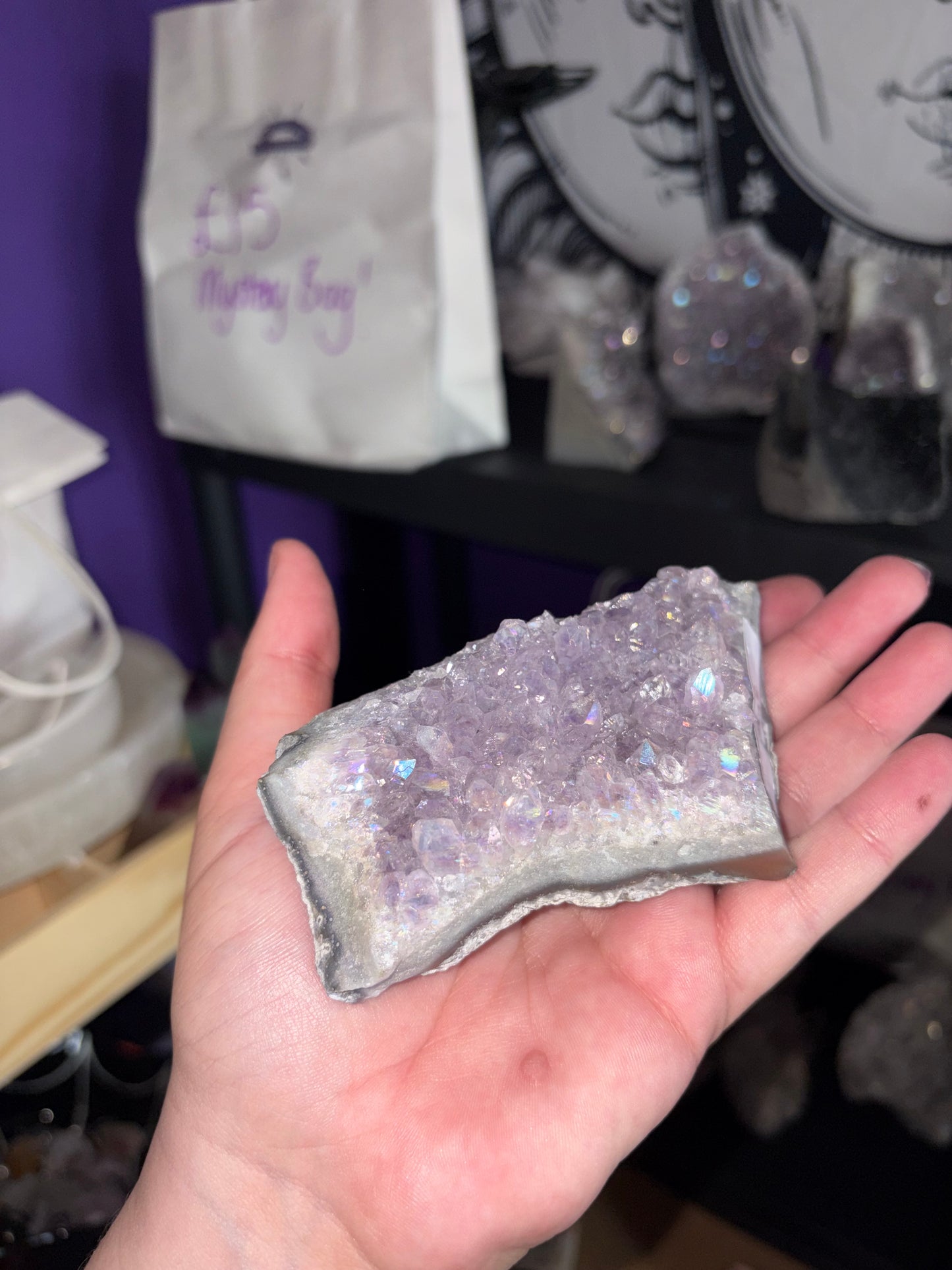 Aura amethyst druzy bed