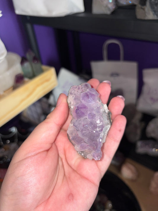 Druzy amethyst bed