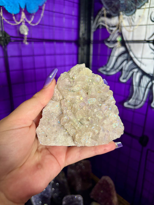 Aura quartz clusters