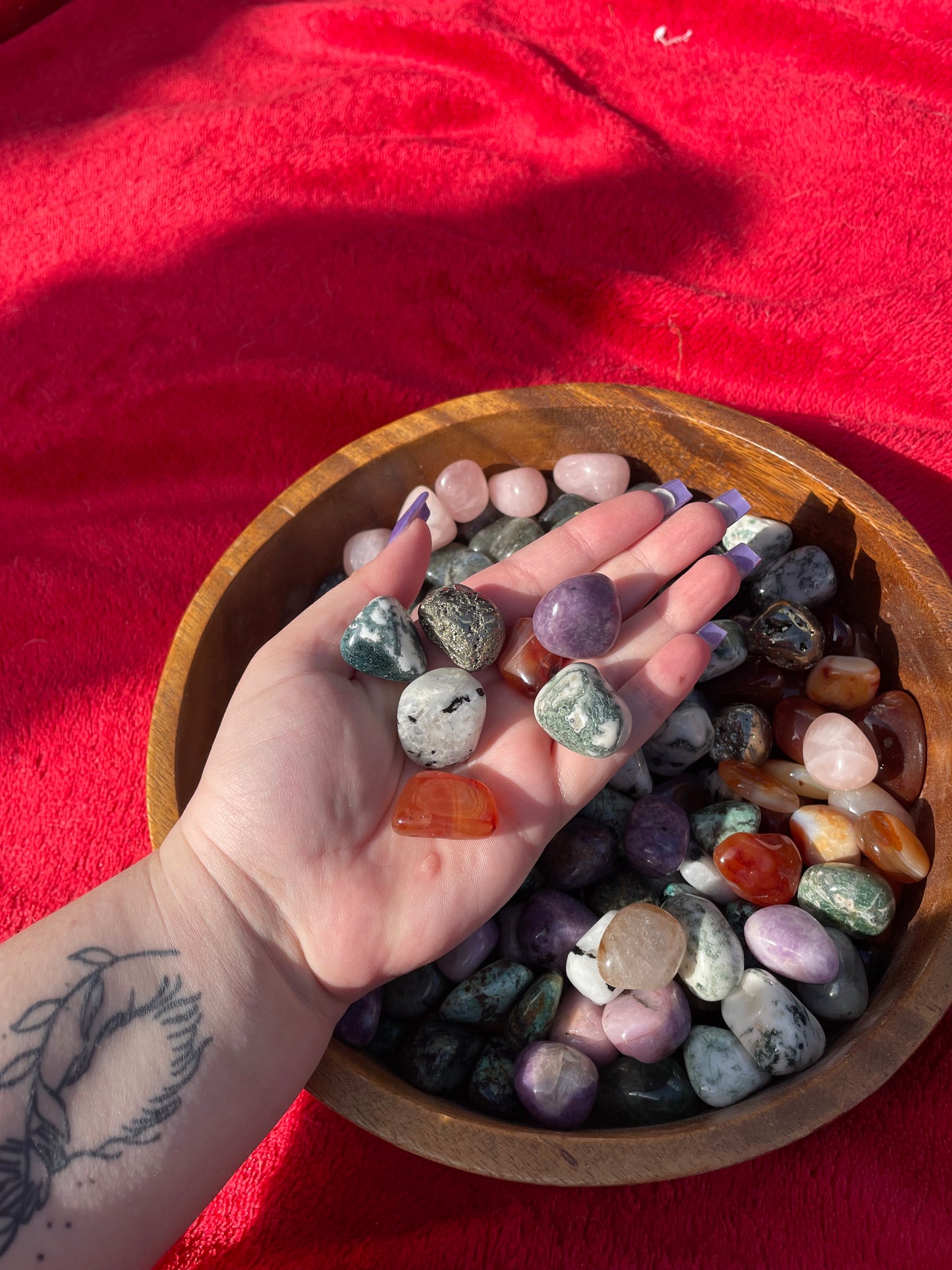 Crystal tumble stones