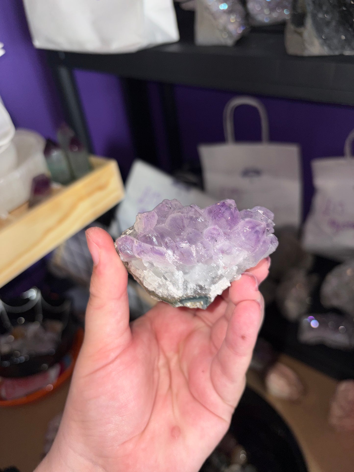 Druzy amethyst bed