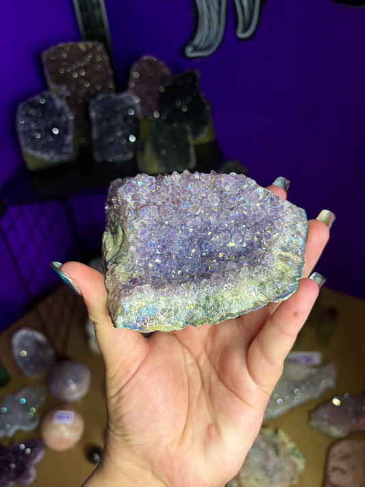 Aura amethyst druzy bed