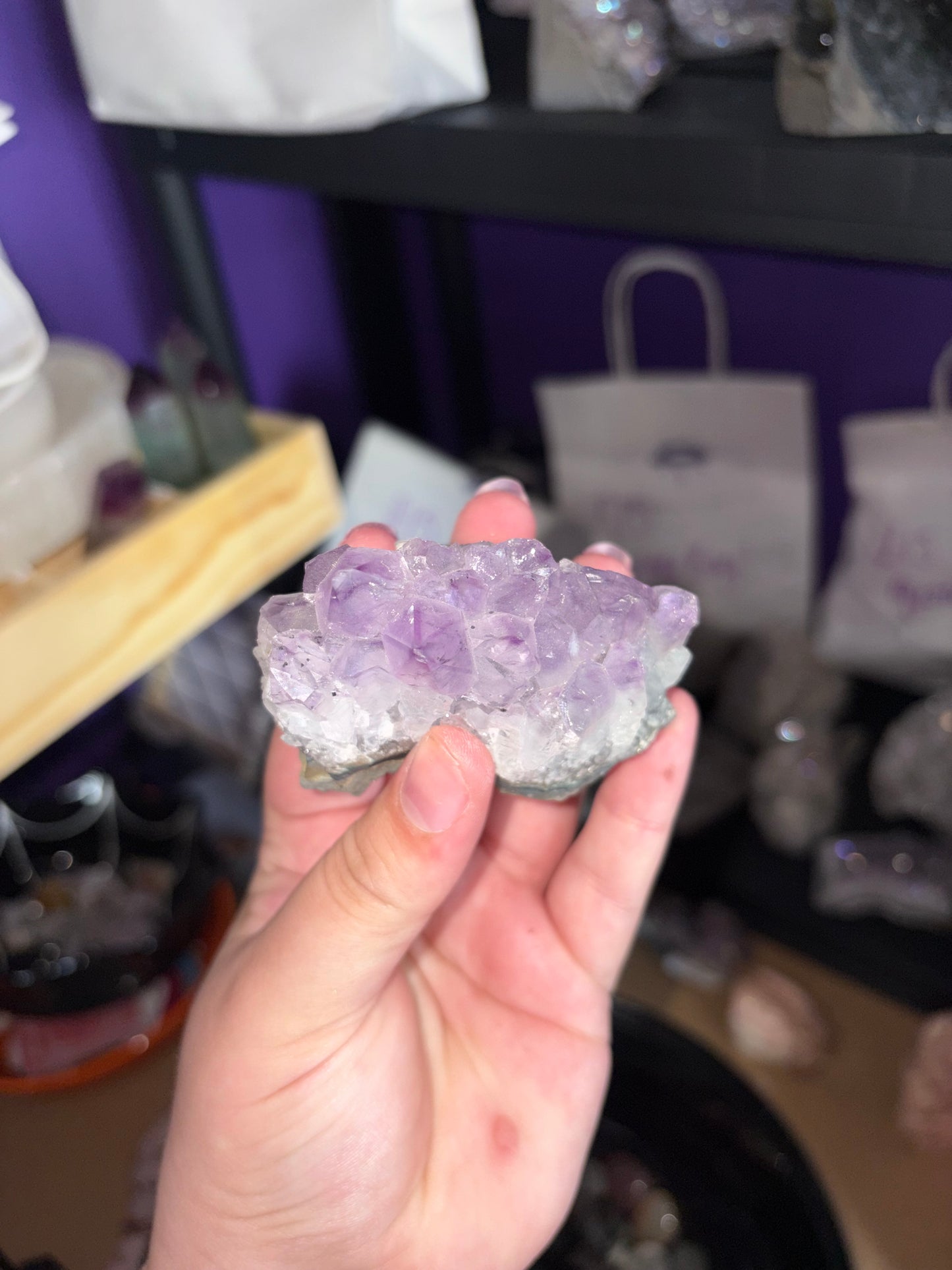 Druzy amethyst bed